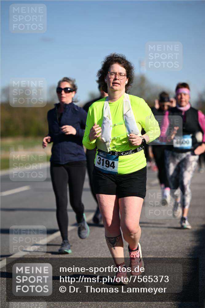 06.04.2025 - 44. Internationalen Wilhelmsburger Insellauf Dr. Thomas Lammeyer http://msf.ph/oto/7565373 06.04.2025 09:40:41 Laufen 4600, 3194 meine-sportfotos.de