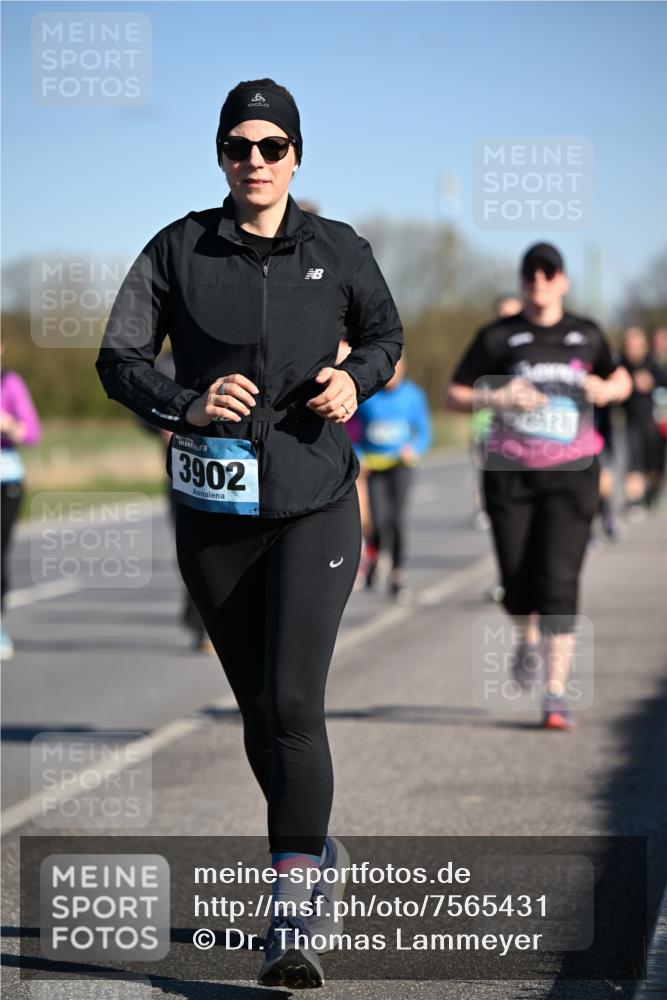 06.04.2025 - 44. Internationalen Wilhelmsburger Insellauf Dr. Thomas Lammeyer http://msf.ph/oto/7565431 06.04.2025 09:40:45 Laufen 3902 meine-sportfotos.de