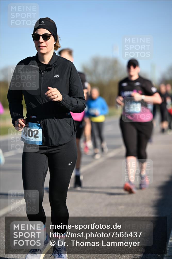 06.04.2025 - 44. Internationalen Wilhelmsburger Insellauf Dr. Thomas Lammeyer http://msf.ph/oto/7565437 06.04.2025 09:40:46 Laufen 902 meine-sportfotos.de