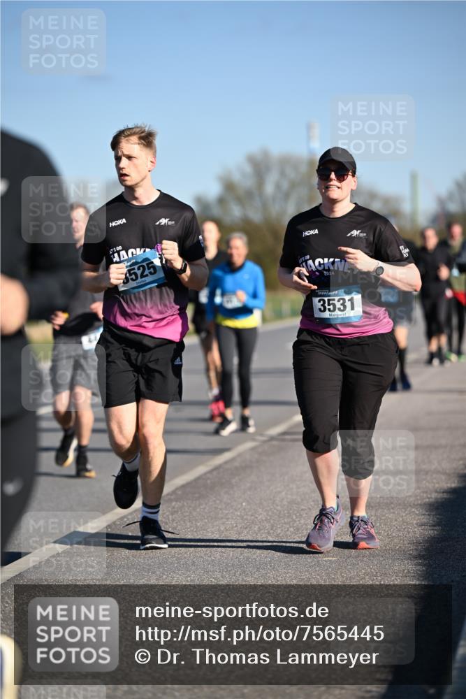 06.04.2025 - 44. Internationalen Wilhelmsburger Insellauf Dr. Thomas Lammeyer http://msf.ph/oto/7565445 06.04.2025 09:40:46 Laufen 525, 3531 meine-sportfotos.de