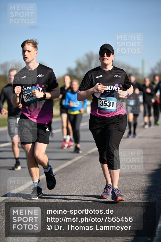 06.04.2025 - 44. Internationalen Wilhelmsburger Insellauf Dr. Thomas Lammeyer http://msf.ph/oto/7565456 06.04.2025 09:40:47 Laufen 352, 2024, 3531 meine-sportfotos.de