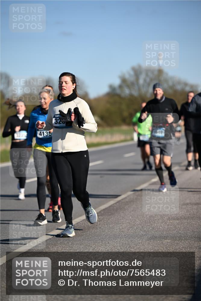 06.04.2025 - 44. Internationalen Wilhelmsburger Insellauf Dr. Thomas Lammeyer http://msf.ph/oto/7565483 06.04.2025 09:40:49 Laufen 4136, 325 meine-sportfotos.de