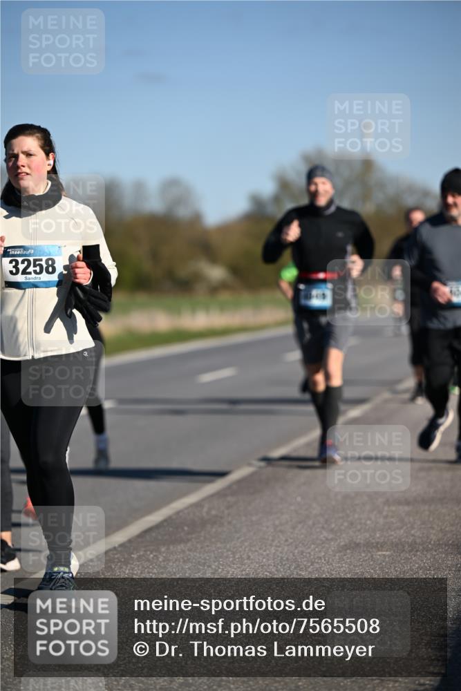 06.04.2025 - 44. Internationalen Wilhelmsburger Insellauf Dr. Thomas Lammeyer http://msf.ph/oto/7565508 06.04.2025 09:40:50 Laufen 3258 meine-sportfotos.de