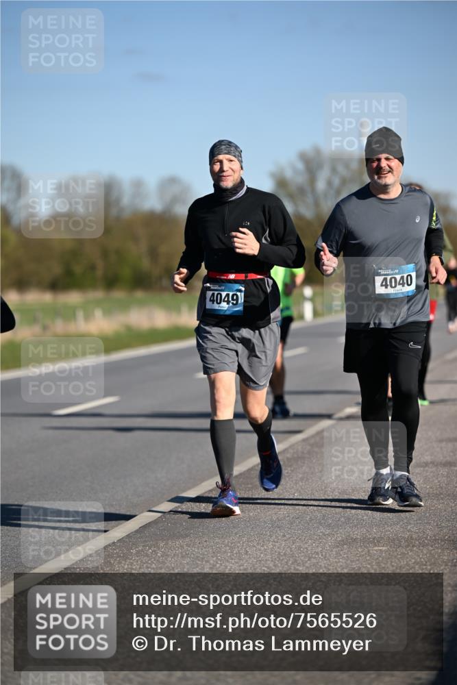 06.04.2025 - 44. Internationalen Wilhelmsburger Insellauf Dr. Thomas Lammeyer http://msf.ph/oto/7565526 06.04.2025 09:40:51 Laufen 4049, 620, 4040 meine-sportfotos.de