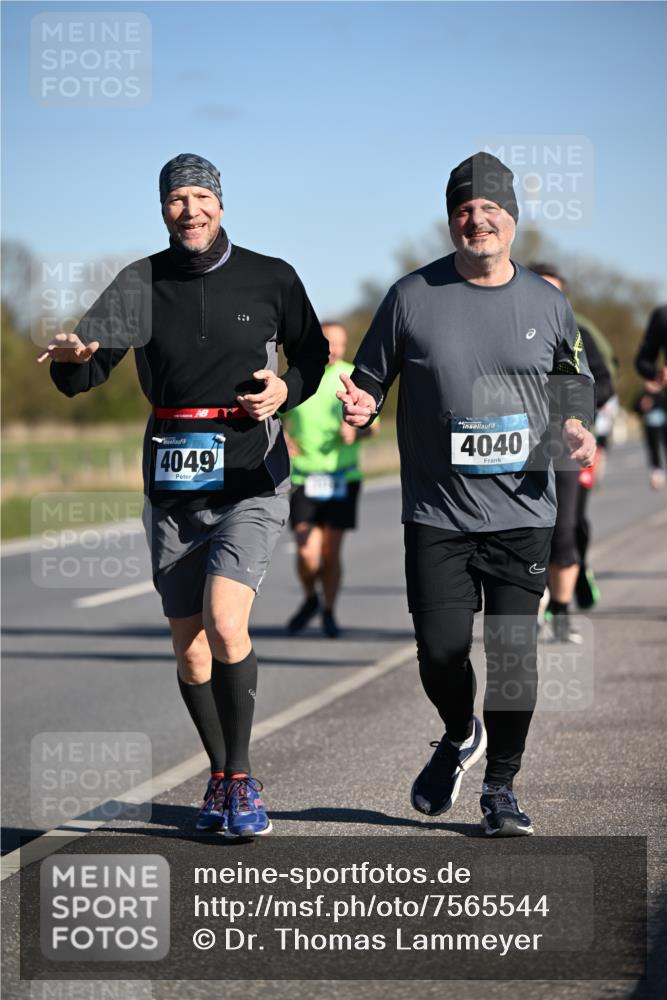 06.04.2025 - 44. Internationalen Wilhelmsburger Insellauf Dr. Thomas Lammeyer http://msf.ph/oto/7565544 06.04.2025 09:40:52 Laufen 630, 4049, 4040 meine-sportfotos.de