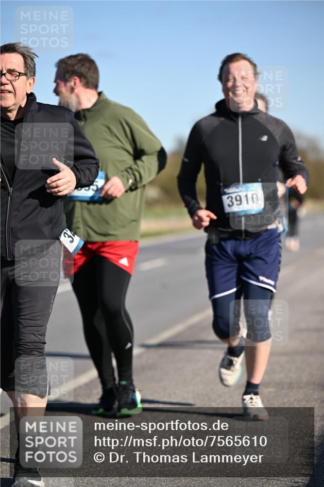 06.04.2025 - 44. Internationalen Wilhelmsburger Insellauf Dr. Thomas Lammeyer http://msf.ph/oto/7565610 06.04.2025 09:40:56 Laufen 3910 meine-sportfotos.de