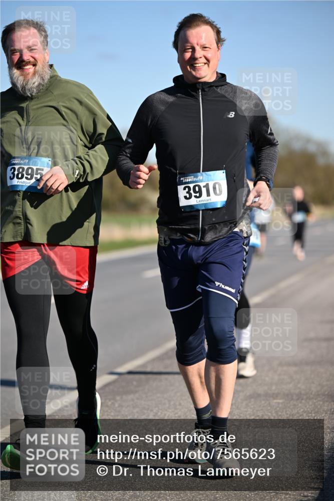 06.04.2025 - 44. Internationalen Wilhelmsburger Insellauf Dr. Thomas Lammeyer http://msf.ph/oto/7565623 06.04.2025 09:40:57 Laufen 3895, 3910 meine-sportfotos.de