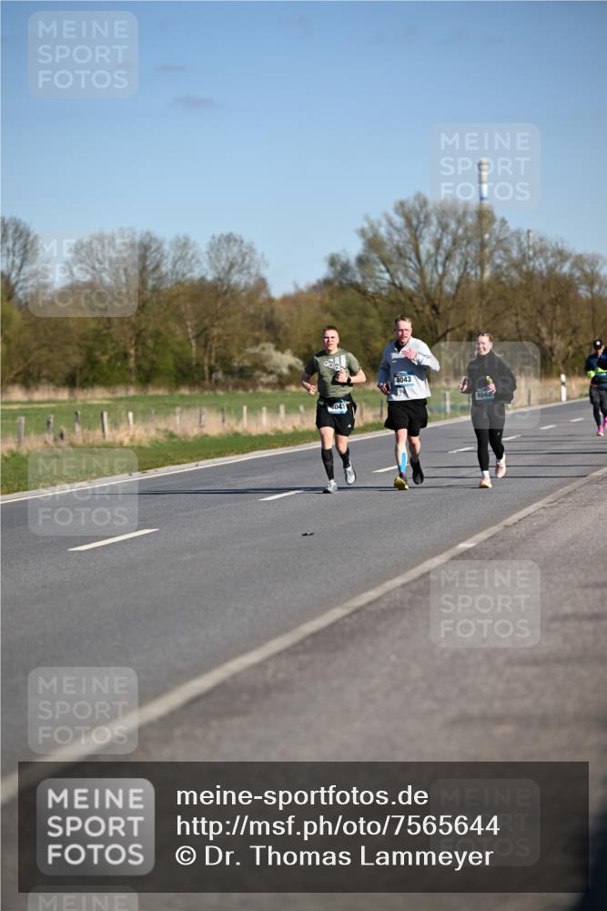 06.04.2025 - 44. Internationalen Wilhelmsburger Insellauf Dr. Thomas Lammeyer http://msf.ph/oto/7565644 06.04.2025 09:40:59 Laufen 4041, 4043, 4042 meine-sportfotos.de