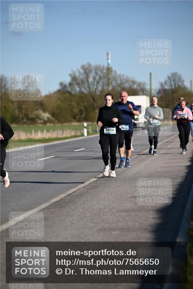 06.04.2025 - 44. Internationalen Wilhelmsburger Insellauf Dr. Thomas Lammeyer http://msf.ph/oto/7565650 06.04.2025 09:41:06 Laufen 3855, 3070 meine-sportfotos.de