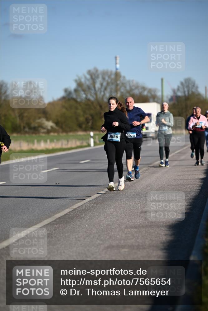 06.04.2025 - 44. Internationalen Wilhelmsburger Insellauf Dr. Thomas Lammeyer http://msf.ph/oto/7565654 06.04.2025 09:41:06 Laufen 3856, 3070 meine-sportfotos.de