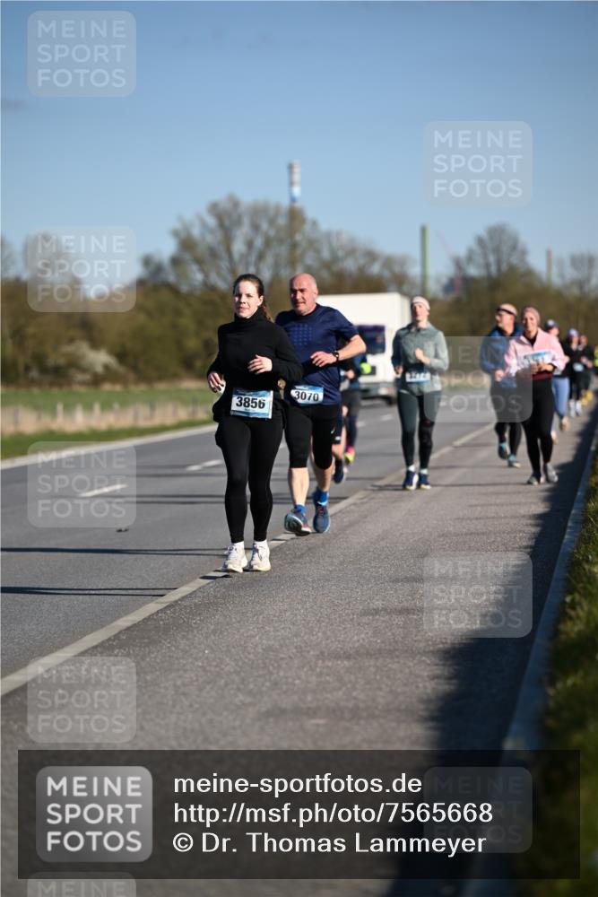 06.04.2025 - 44. Internationalen Wilhelmsburger Insellauf Dr. Thomas Lammeyer http://msf.ph/oto/7565668 06.04.2025 09:41:07 Laufen 3856, 3070, 1974 meine-sportfotos.de