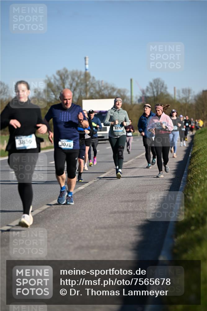 06.04.2025 - 44. Internationalen Wilhelmsburger Insellauf Dr. Thomas Lammeyer http://msf.ph/oto/7565678 06.04.2025 09:41:08 Laufen 385, 3070, 3272, 326 meine-sportfotos.de