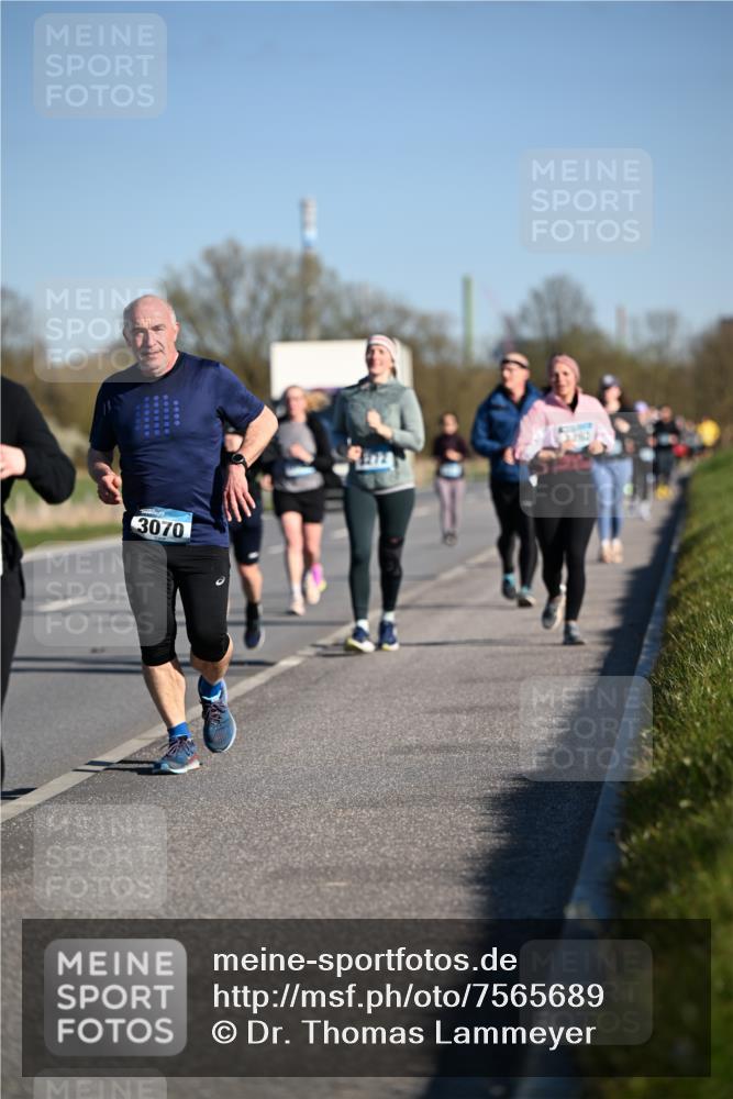 06.04.2025 - 44. Internationalen Wilhelmsburger Insellauf Dr. Thomas Lammeyer http://msf.ph/oto/7565689 06.04.2025 09:41:09 Laufen 3070, 3262 meine-sportfotos.de