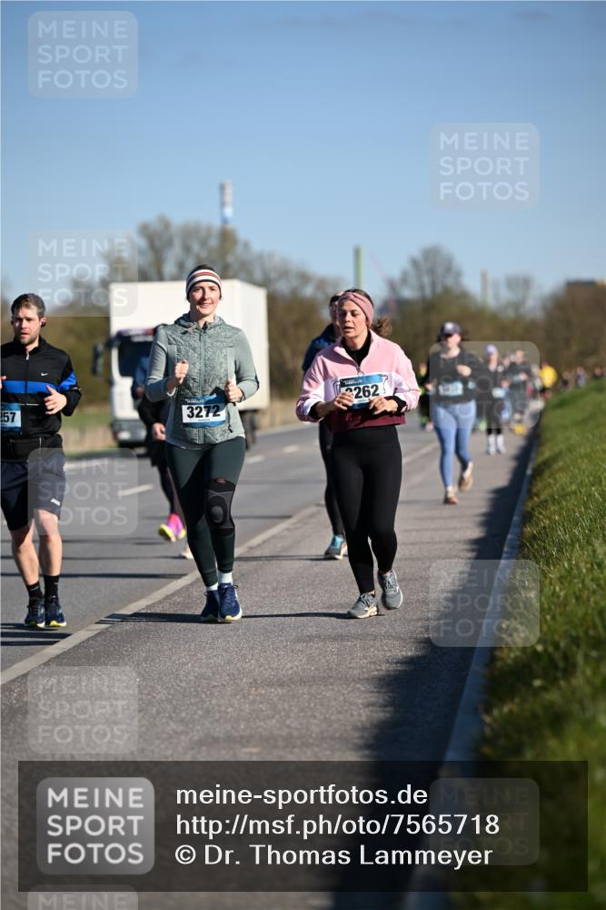 06.04.2025 - 44. Internationalen Wilhelmsburger Insellauf Dr. Thomas Lammeyer http://msf.ph/oto/7565718 06.04.2025 09:41:12 Laufen 257, 3272, 262 meine-sportfotos.de