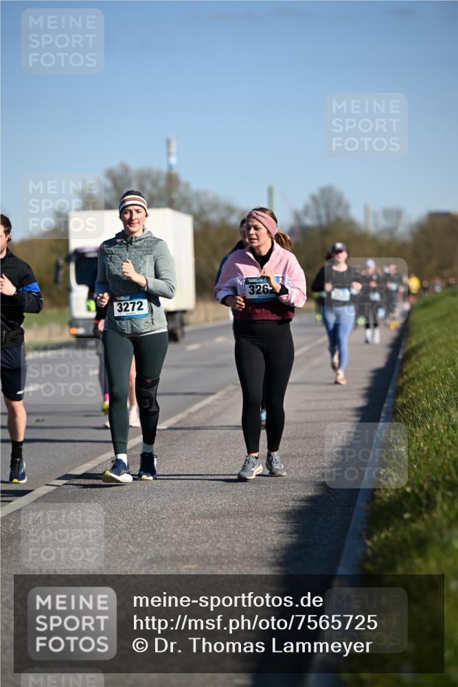 06.04.2025 - 44. Internationalen Wilhelmsburger Insellauf Dr. Thomas Lammeyer http://msf.ph/oto/7565725 06.04.2025 09:41:12 Laufen 3272, 3262 meine-sportfotos.de