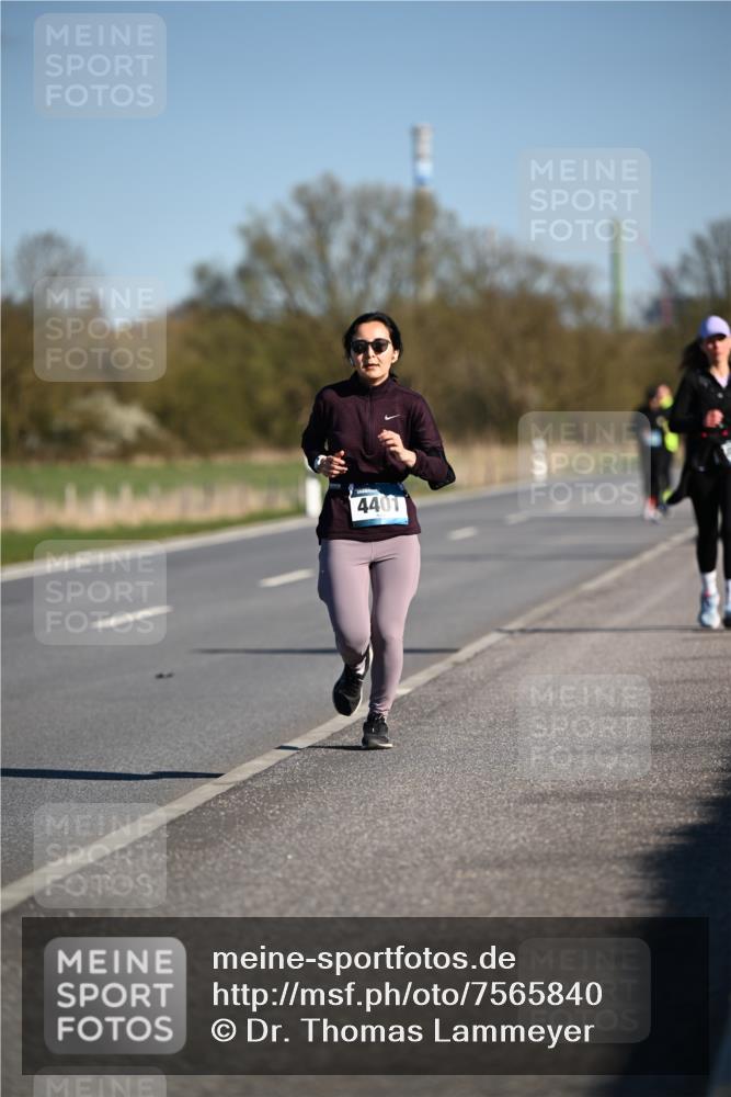 06.04.2025 - 44. Internationalen Wilhelmsburger Insellauf Dr. Thomas Lammeyer http://msf.ph/oto/7565840 06.04.2025 09:41:23 Laufen 4401 meine-sportfotos.de