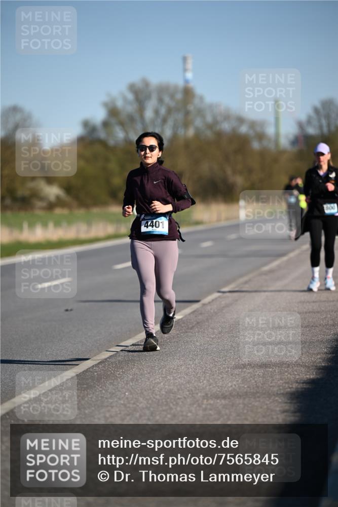 06.04.2025 - 44. Internationalen Wilhelmsburger Insellauf Dr. Thomas Lammeyer http://msf.ph/oto/7565845 06.04.2025 09:41:23 Laufen 1800, 4401 meine-sportfotos.de