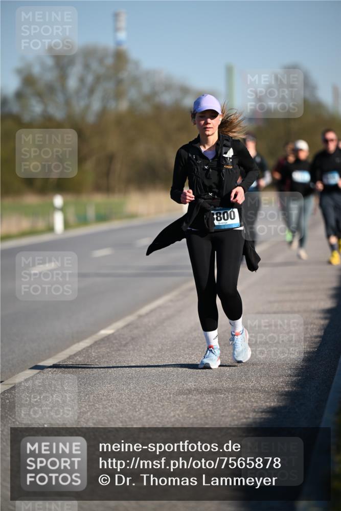 06.04.2025 - 44. Internationalen Wilhelmsburger Insellauf Dr. Thomas Lammeyer http://msf.ph/oto/7565878 06.04.2025 09:41:27 Laufen 800 meine-sportfotos.de