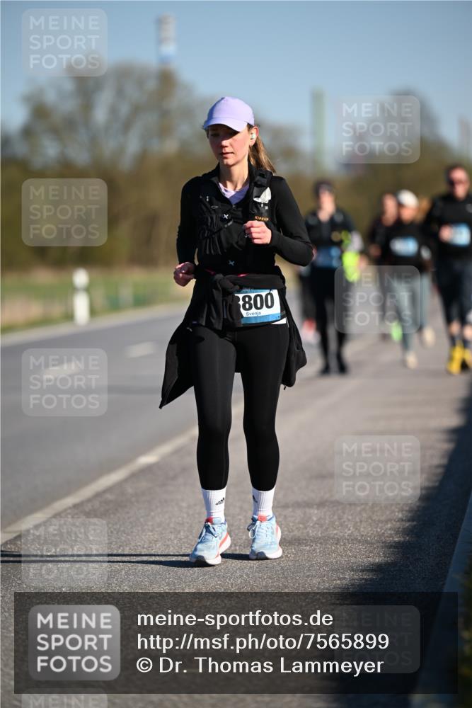 06.04.2025 - 44. Internationalen Wilhelmsburger Insellauf Dr. Thomas Lammeyer http://msf.ph/oto/7565899 06.04.2025 09:41:28 Laufen 800 meine-sportfotos.de