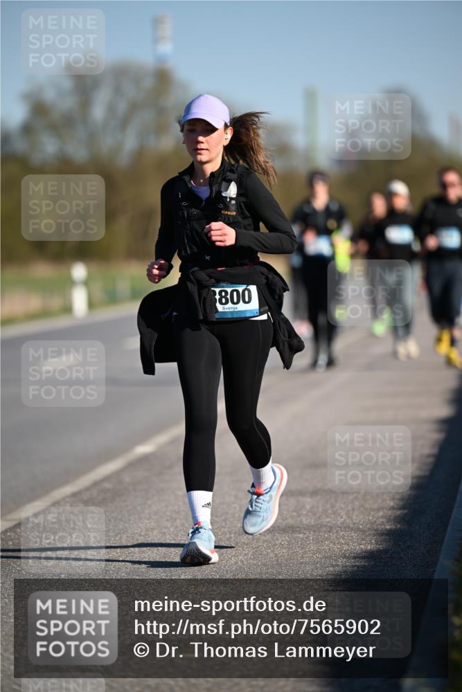 06.04.2025 - 44. Internationalen Wilhelmsburger Insellauf Dr. Thomas Lammeyer http://msf.ph/oto/7565902 06.04.2025 09:41:28 Laufen 800 meine-sportfotos.de