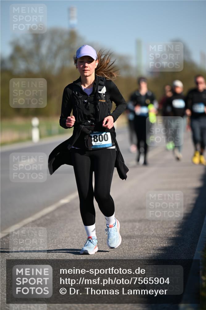 06.04.2025 - 44. Internationalen Wilhelmsburger Insellauf Dr. Thomas Lammeyer http://msf.ph/oto/7565904 06.04.2025 09:41:28 Laufen 800 meine-sportfotos.de