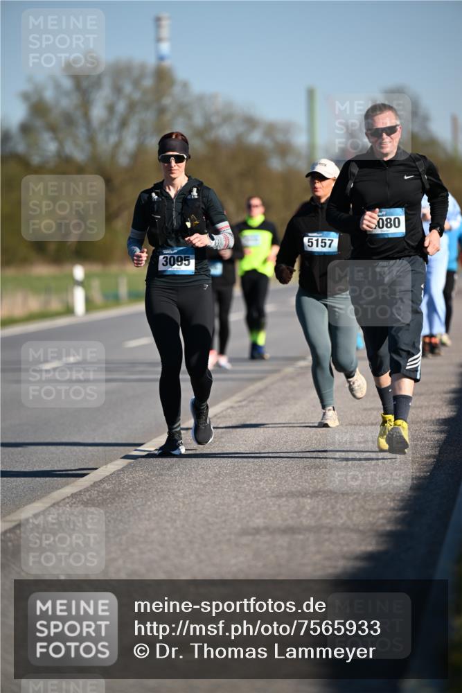 06.04.2025 - 44. Internationalen Wilhelmsburger Insellauf Dr. Thomas Lammeyer http://msf.ph/oto/7565933 06.04.2025 09:41:33 Laufen 3095, 5157, 080 meine-sportfotos.de