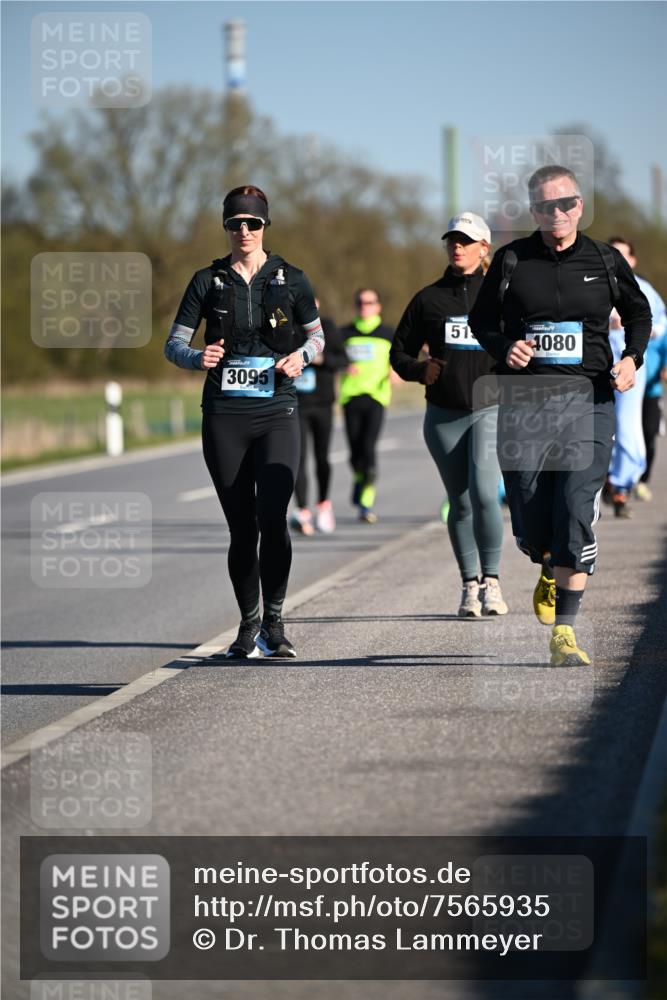 06.04.2025 - 44. Internationalen Wilhelmsburger Insellauf Dr. Thomas Lammeyer http://msf.ph/oto/7565935 06.04.2025 09:41:33 Laufen 3095, 51, 4080 meine-sportfotos.de