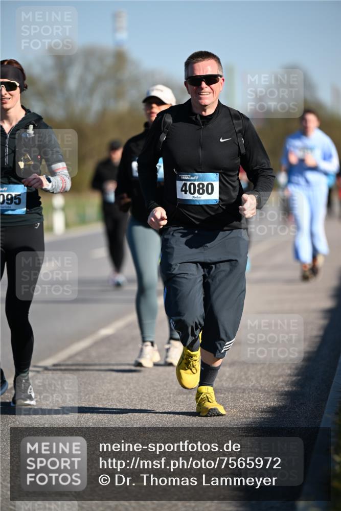 06.04.2025 - 44. Internationalen Wilhelmsburger Insellauf Dr. Thomas Lammeyer http://msf.ph/oto/7565972 06.04.2025 09:41:36 Laufen 095, 4080 meine-sportfotos.de