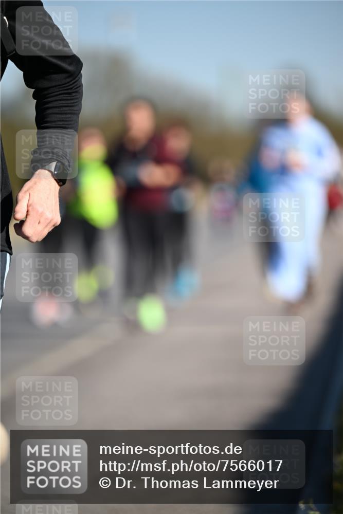 06.04.2025 - 44. Internationalen Wilhelmsburger Insellauf Dr. Thomas Lammeyer http://msf.ph/oto/7566017 06.04.2025 09:41:39 Laufen  meine-sportfotos.de