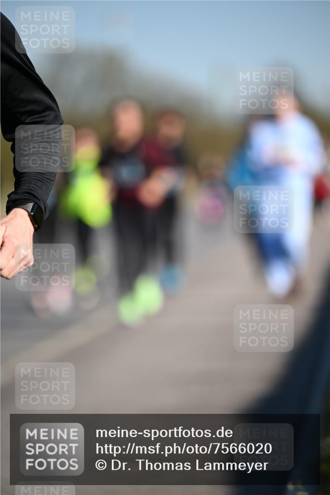 06.04.2025 - 44. Internationalen Wilhelmsburger Insellauf Dr. Thomas Lammeyer http://msf.ph/oto/7566020 06.04.2025 09:41:39 Laufen  meine-sportfotos.de
