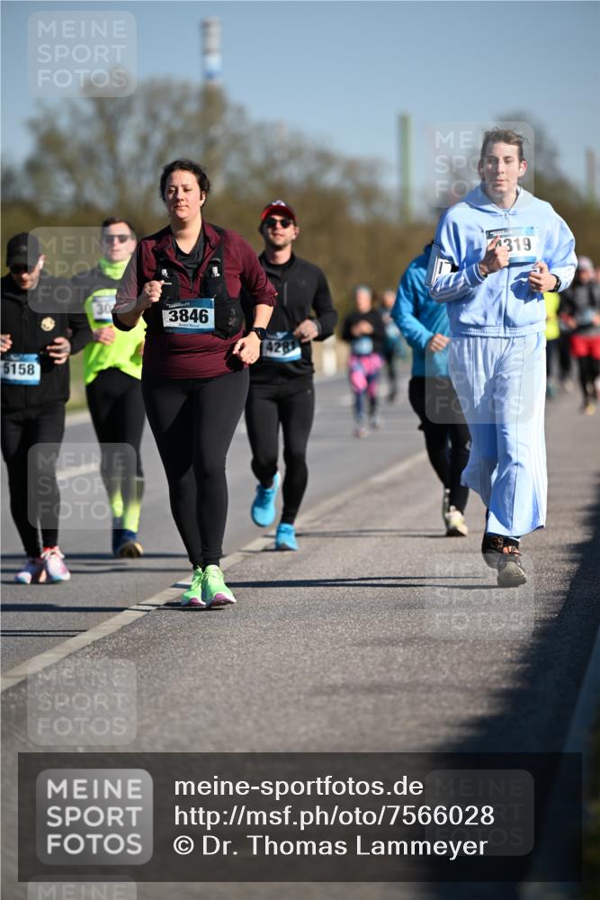 06.04.2025 - 44. Internationalen Wilhelmsburger Insellauf Dr. Thomas Lammeyer http://msf.ph/oto/7566028 06.04.2025 09:41:40 Laufen 5158, 30, 3846, 319 meine-sportfotos.de