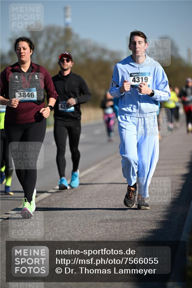06.04.2025 - 44. Internationalen Wilhelmsburger Insellauf Dr. Thomas Lammeyer http://msf.ph/oto/7566055 06.04.2025 09:41:42 Laufen 087, 3846, 4319 meine-sportfotos.de