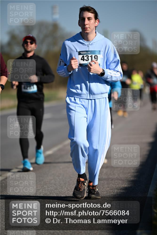 06.04.2025 - 44. Internationalen Wilhelmsburger Insellauf Dr. Thomas Lammeyer http://msf.ph/oto/7566084 06.04.2025 09:41:43 Laufen 4319 meine-sportfotos.de