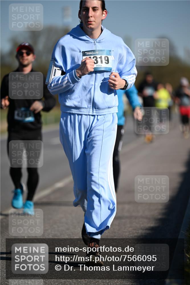 06.04.2025 - 44. Internationalen Wilhelmsburger Insellauf Dr. Thomas Lammeyer http://msf.ph/oto/7566095 06.04.2025 09:41:44 Laufen 4307, 319 meine-sportfotos.de