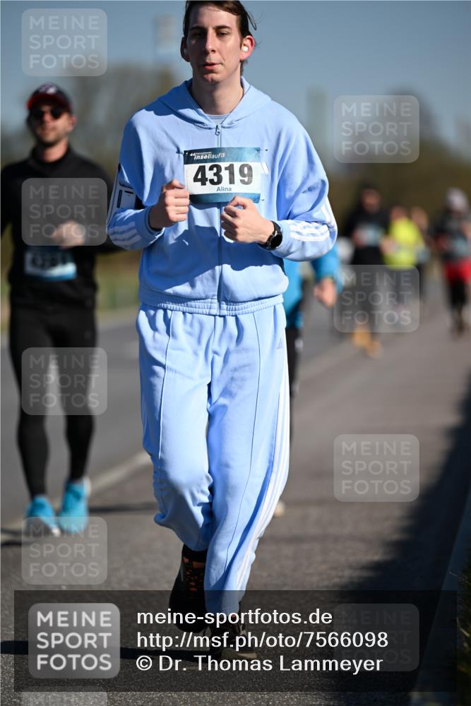 06.04.2025 - 44. Internationalen Wilhelmsburger Insellauf Dr. Thomas Lammeyer http://msf.ph/oto/7566098 06.04.2025 09:41:44 Laufen 44, 4319 meine-sportfotos.de