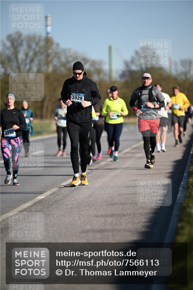 06.04.2025 - 44. Internationalen Wilhelmsburger Insellauf Dr. Thomas Lammeyer http://msf.ph/oto/7566113 06.04.2025 09:41:51 Laufen 4236, 3929 meine-sportfotos.de