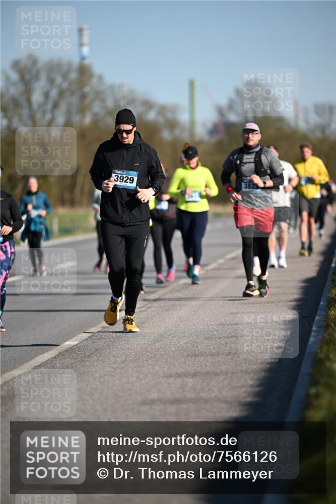 06.04.2025 - 44. Internationalen Wilhelmsburger Insellauf Dr. Thomas Lammeyer http://msf.ph/oto/7566126 06.04.2025 09:41:52 Laufen 3929, 3822 meine-sportfotos.de