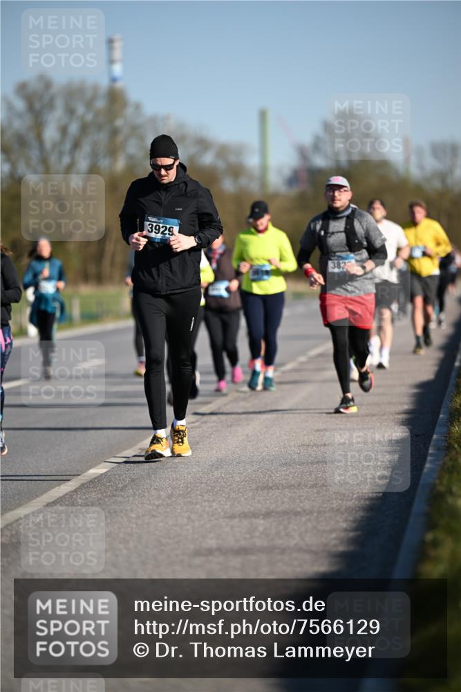 06.04.2025 - 44. Internationalen Wilhelmsburger Insellauf Dr. Thomas Lammeyer http://msf.ph/oto/7566129 06.04.2025 09:41:52 Laufen 3929, 382 meine-sportfotos.de