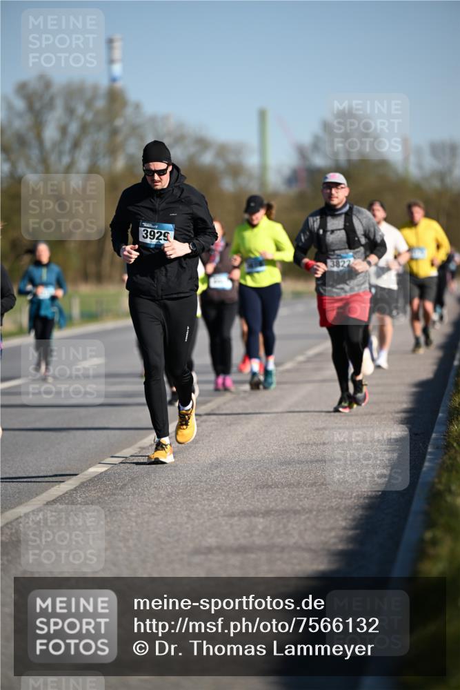 06.04.2025 - 44. Internationalen Wilhelmsburger Insellauf Dr. Thomas Lammeyer http://msf.ph/oto/7566132 06.04.2025 09:41:52 Laufen 3929, 3822 meine-sportfotos.de