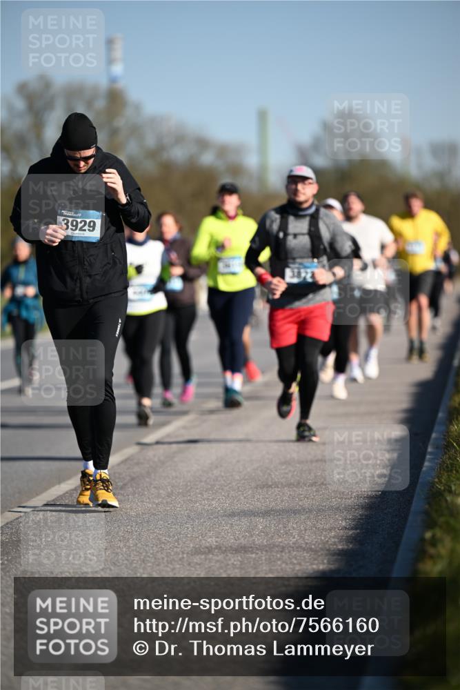 06.04.2025 - 44. Internationalen Wilhelmsburger Insellauf Dr. Thomas Lammeyer http://msf.ph/oto/7566160 06.04.2025 09:41:54 Laufen 3929, 3824 meine-sportfotos.de
