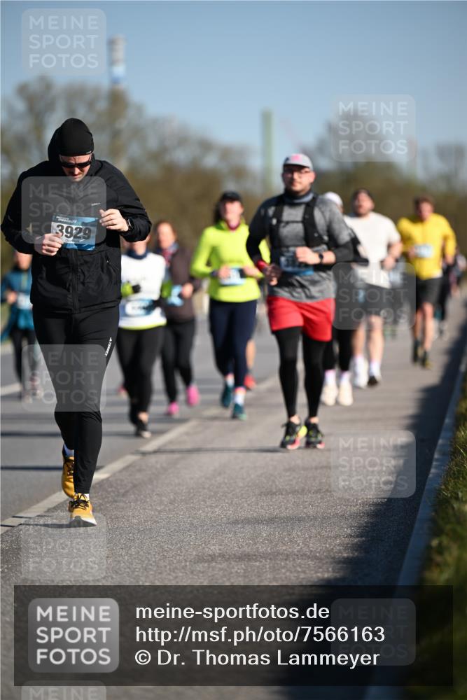 06.04.2025 - 44. Internationalen Wilhelmsburger Insellauf Dr. Thomas Lammeyer http://msf.ph/oto/7566163 06.04.2025 09:41:54 Laufen 3929 meine-sportfotos.de