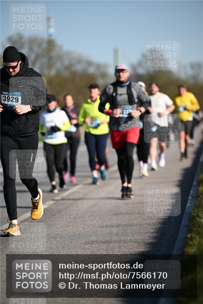 06.04.2025 - 44. Internationalen Wilhelmsburger Insellauf Dr. Thomas Lammeyer http://msf.ph/oto/7566170 06.04.2025 09:41:54 Laufen 3929 meine-sportfotos.de