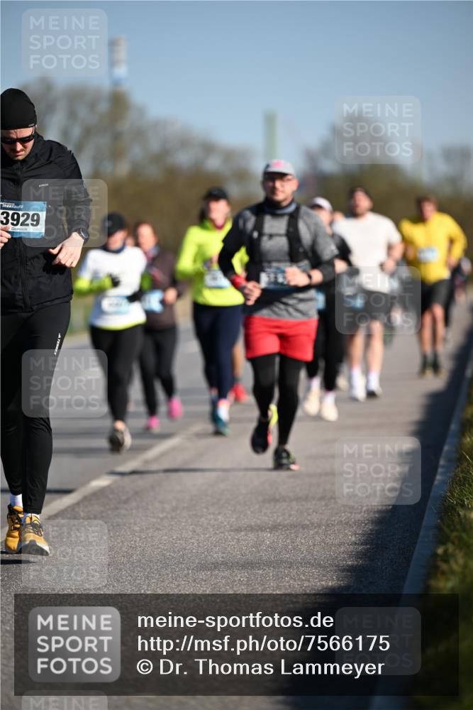 06.04.2025 - 44. Internationalen Wilhelmsburger Insellauf Dr. Thomas Lammeyer http://msf.ph/oto/7566175 06.04.2025 09:41:54 Laufen 3929 meine-sportfotos.de