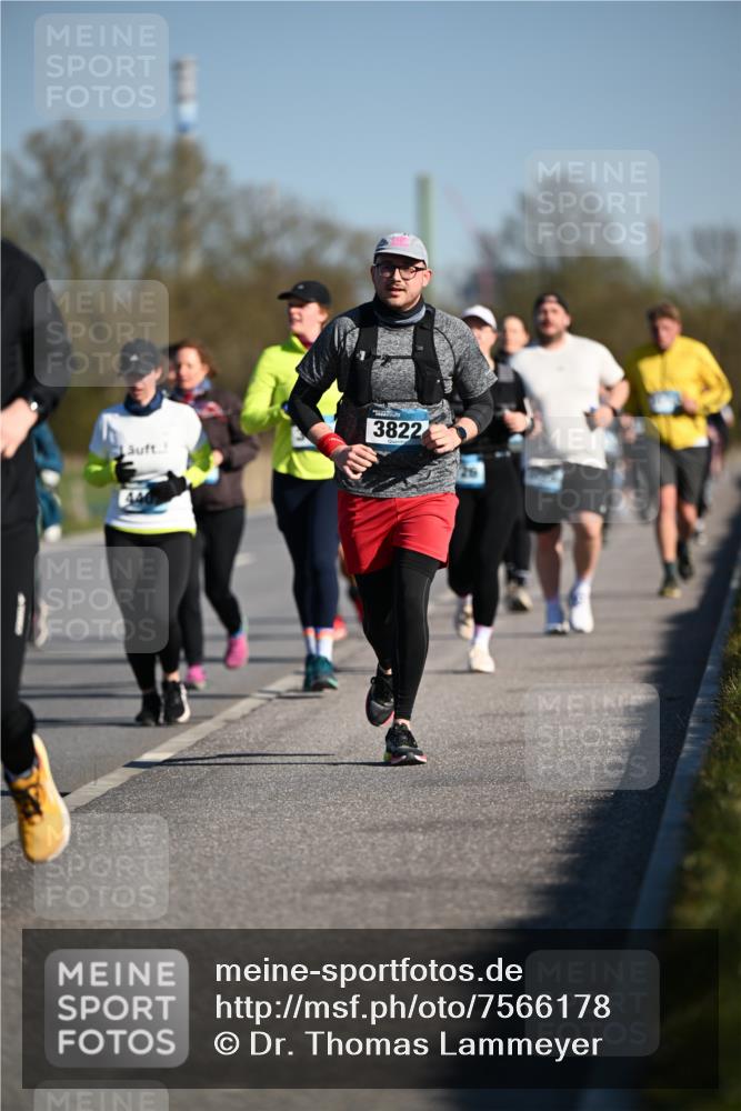 06.04.2025 - 44. Internationalen Wilhelmsburger Insellauf Dr. Thomas Lammeyer http://msf.ph/oto/7566178 06.04.2025 09:41:55 Laufen 3822 meine-sportfotos.de