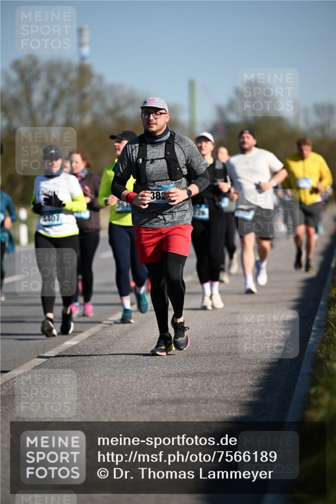 06.04.2025 - 44. Internationalen Wilhelmsburger Insellauf Dr. Thomas Lammeyer http://msf.ph/oto/7566189 06.04.2025 09:41:56 Laufen 4407, 382 meine-sportfotos.de