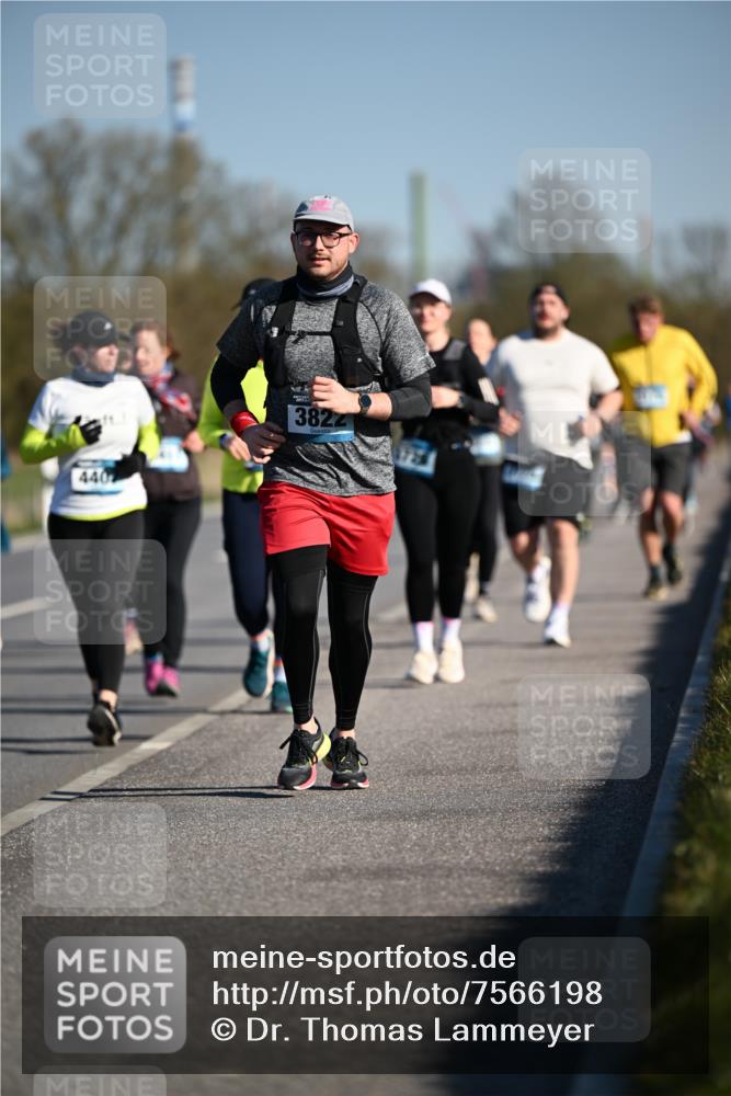 06.04.2025 - 44. Internationalen Wilhelmsburger Insellauf Dr. Thomas Lammeyer http://msf.ph/oto/7566198 06.04.2025 09:41:56 Laufen 440, 3822 meine-sportfotos.de