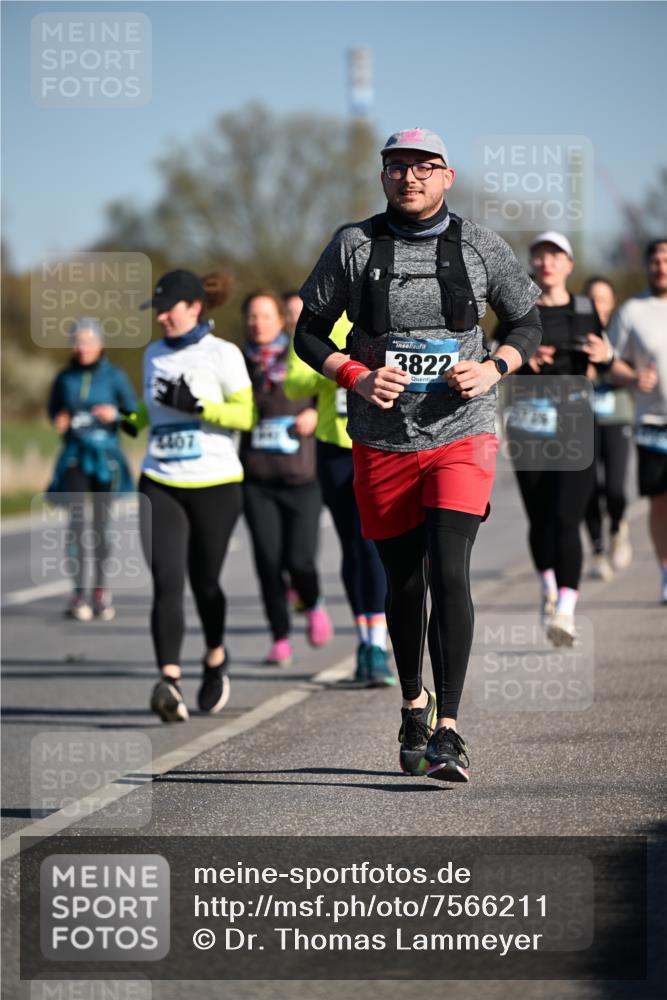 06.04.2025 - 44. Internationalen Wilhelmsburger Insellauf Dr. Thomas Lammeyer http://msf.ph/oto/7566211 06.04.2025 09:41:57 Laufen 4407, 3822 meine-sportfotos.de
