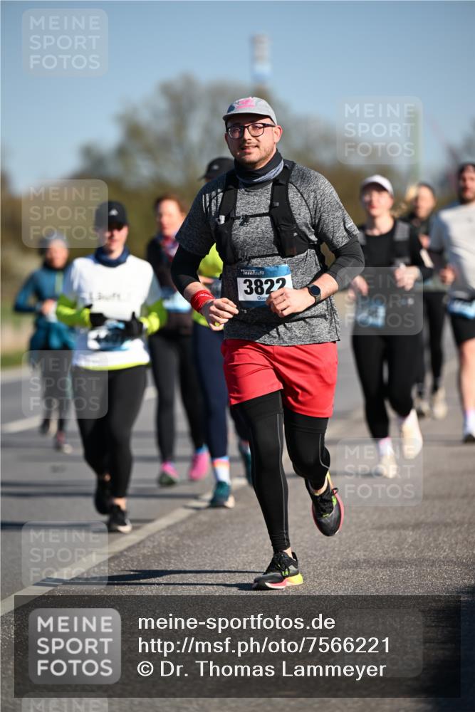 06.04.2025 - 44. Internationalen Wilhelmsburger Insellauf Dr. Thomas Lammeyer http://msf.ph/oto/7566221 06.04.2025 09:41:58 Laufen 3822 meine-sportfotos.de