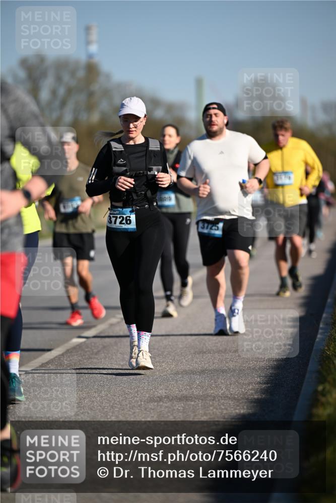06.04.2025 - 44. Internationalen Wilhelmsburger Insellauf Dr. Thomas Lammeyer http://msf.ph/oto/7566240 06.04.2025 09:41:59 Laufen 3726, 13725 meine-sportfotos.de