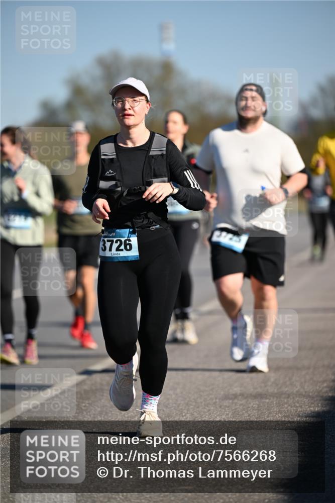 06.04.2025 - 44. Internationalen Wilhelmsburger Insellauf Dr. Thomas Lammeyer http://msf.ph/oto/7566268 06.04.2025 09:42:01 Laufen 3726 meine-sportfotos.de